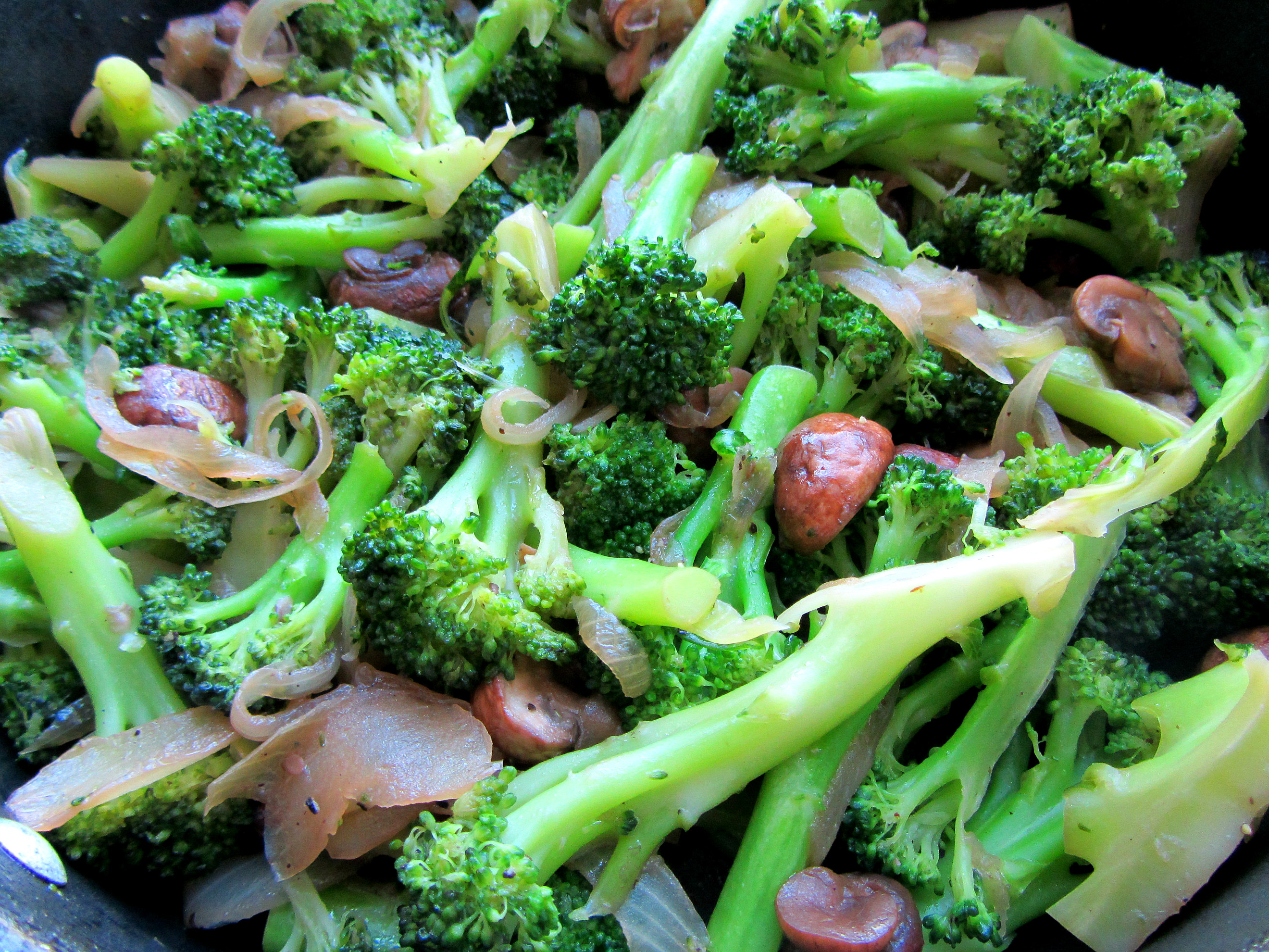 Sautéed Broccoli and Mushroom